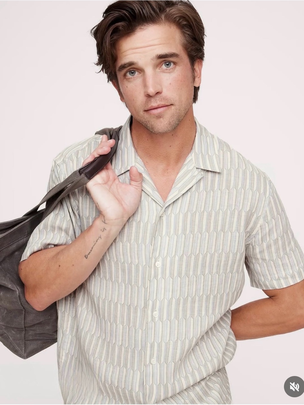 Banana Republic Standard Fit Linen Resort Shirt